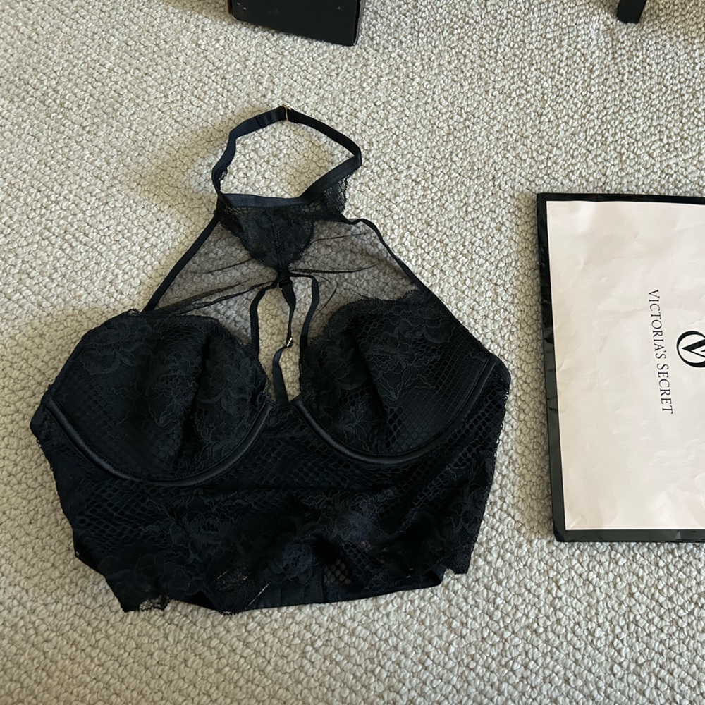 NWT Victoria’s Secret Black Halter Neck Bra